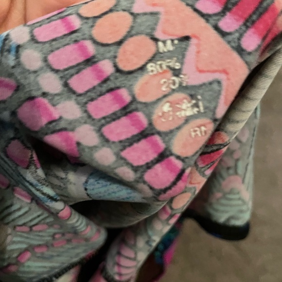 Colorful Patterned Swimsuit - Picture 4 of 4